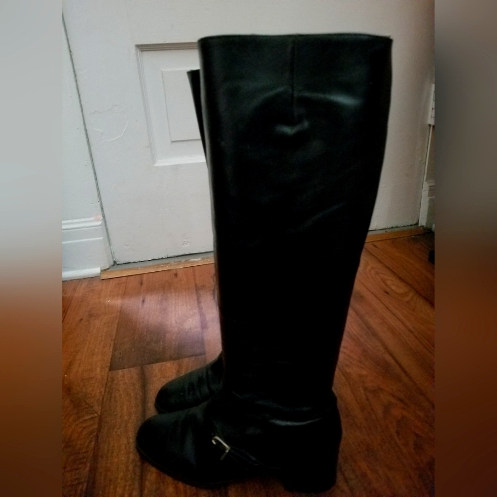 Vintage leather black boots